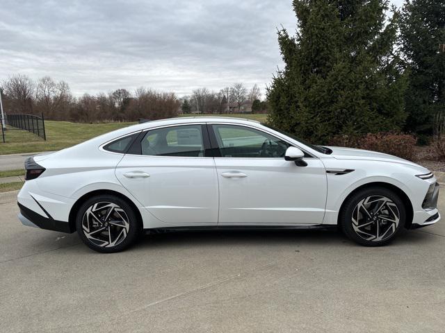 new 2025 Hyundai Sonata car, priced at $33,100