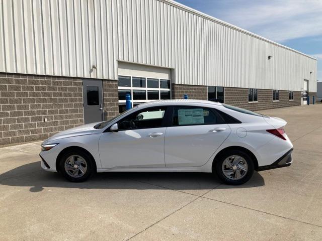 new 2024 Hyundai Elantra car, priced at $23,545