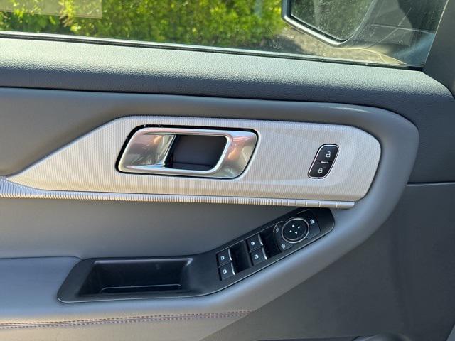 new 2025 Ford Explorer car, priced at $48,454