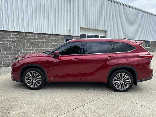 used 2020 Toyota Highlander Hybrid car, priced at $33,980