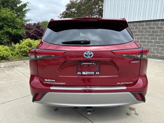 used 2020 Toyota Highlander Hybrid car, priced at $33,980