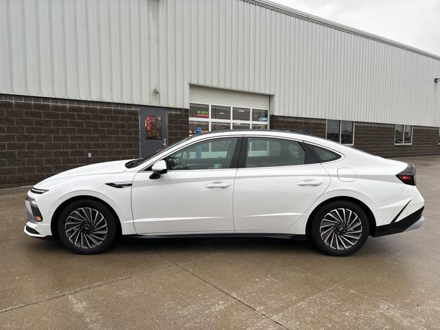 new 2025 Hyundai Sonata Hybrid car, priced at $39,605