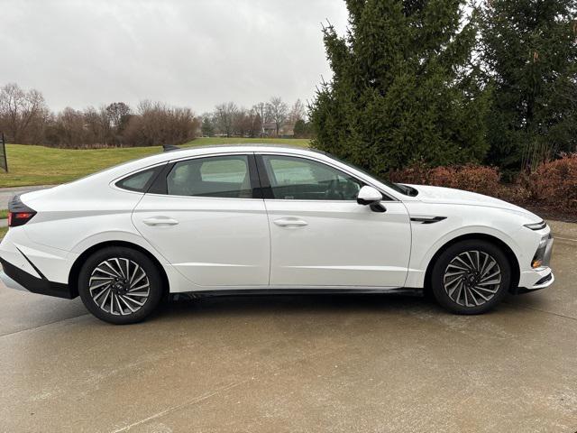 new 2025 Hyundai Sonata Hybrid car, priced at $39,605