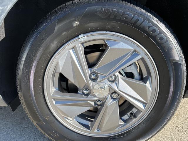 new 2025 Hyundai Elantra car, priced at $23,049
