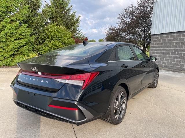 new 2024 Hyundai Elantra car, priced at $26,805