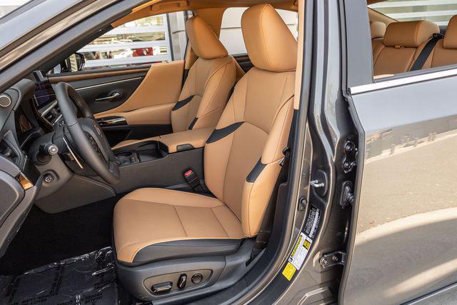 new 2025 Lexus ES 300h car, priced at $50,284
