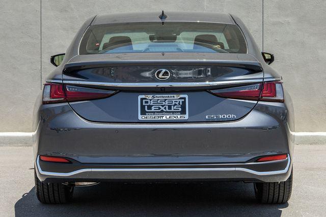new 2025 Lexus ES 300h car, priced at $50,284