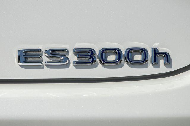 used 2022 Lexus ES 300h car, priced at $35,999