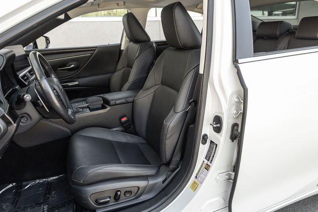 used 2022 Lexus ES 300h car, priced at $35,999