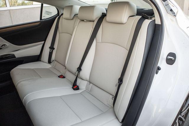 new 2025 Lexus ES 300h car, priced at $51,395