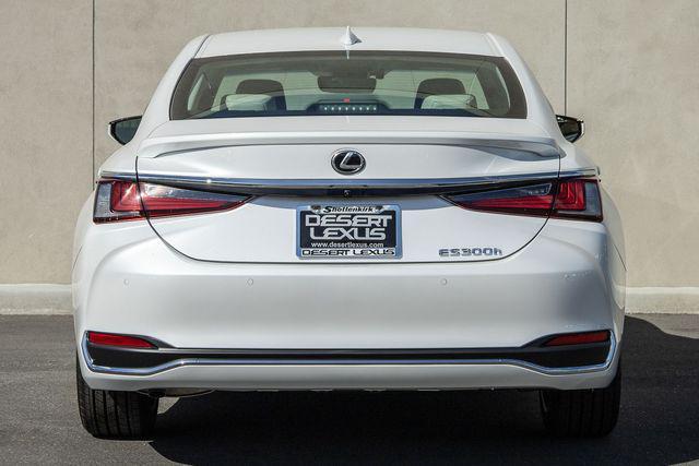 new 2025 Lexus ES 300h car, priced at $51,395