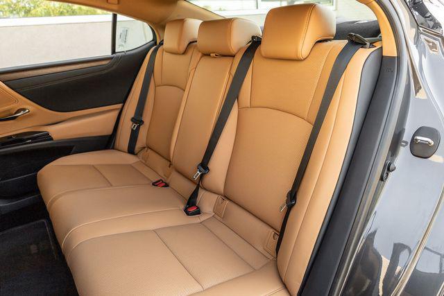 new 2025 Lexus ES 300h car, priced at $51,394