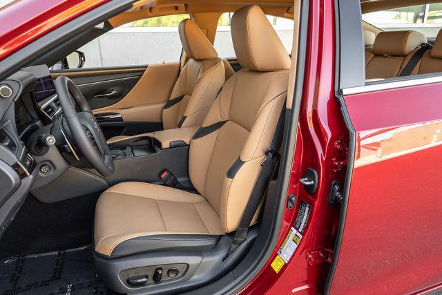 new 2025 Lexus ES 350 car