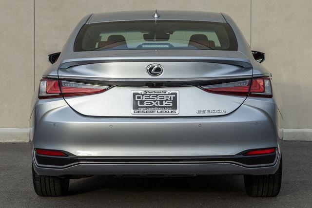 used 2023 Lexus ES 300h car, priced at $38,999