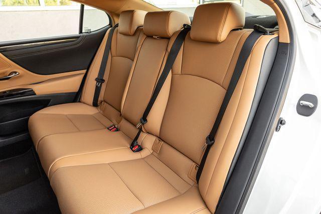 new 2025 Lexus ES 350 car, priced at $44,514