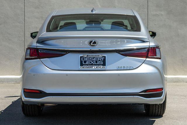 new 2025 Lexus ES 300h car