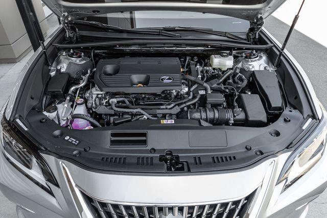 new 2025 Lexus ES 300h car