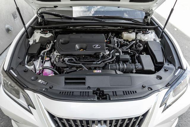 new 2025 Lexus ES 300h car