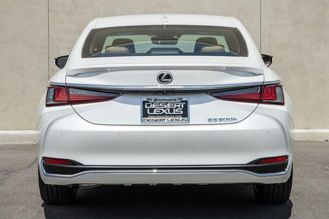 new 2025 Lexus ES 300h car, priced at $51,459