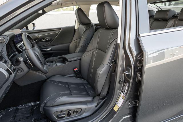 new 2025 Lexus ES 350 car, priced at $55,315