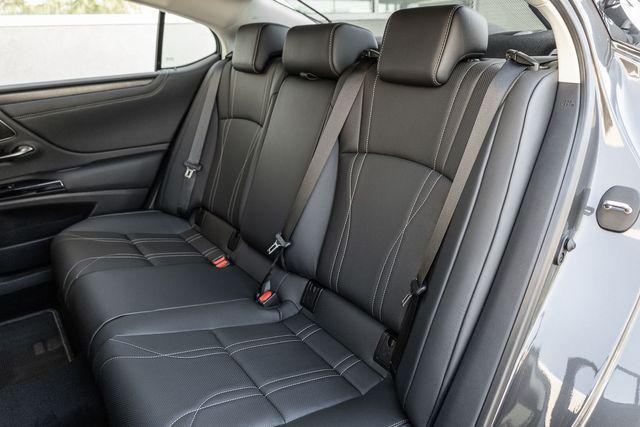 new 2025 Lexus ES 350 car, priced at $55,315