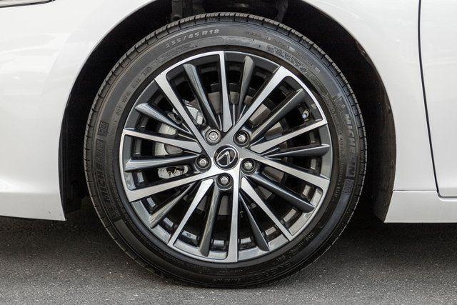 used 2025 Lexus ES 300h car, priced at $44,444
