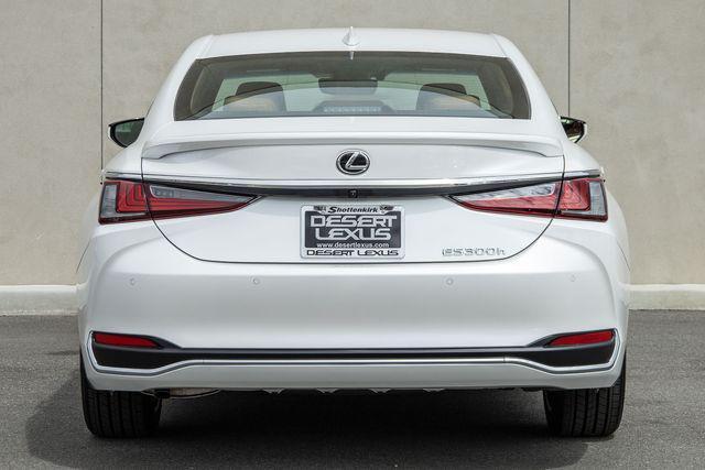 new 2025 Lexus ES 300h car