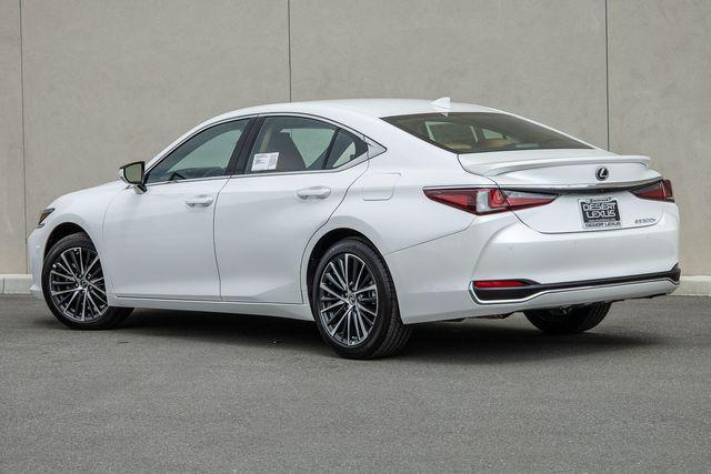 new 2025 Lexus ES 300h car