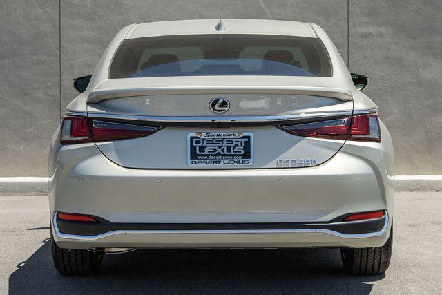 new 2025 Lexus ES 300h car