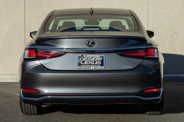 new 2025 Lexus ES 300h car, priced at $51,084