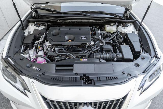 new 2025 Lexus ES 300h car, priced at $51,074