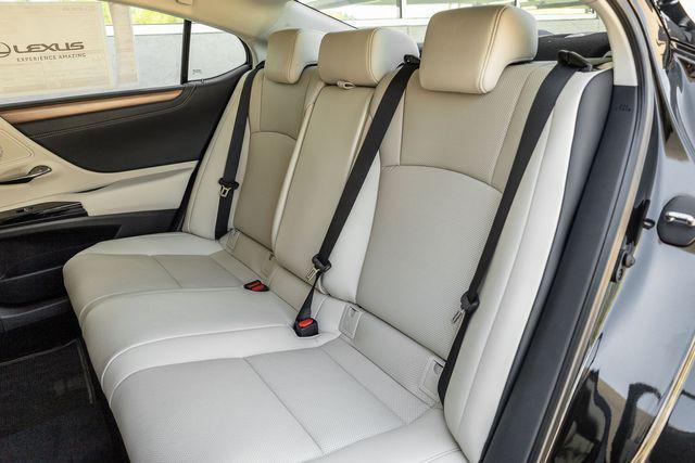 new 2025 Lexus ES 300h car, priced at $49,189