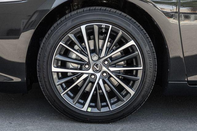 new 2025 Lexus ES 300h car, priced at $49,189