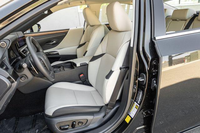 new 2025 Lexus ES 300h car, priced at $49,189