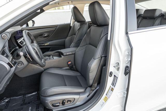 new 2025 Lexus ES 350 car