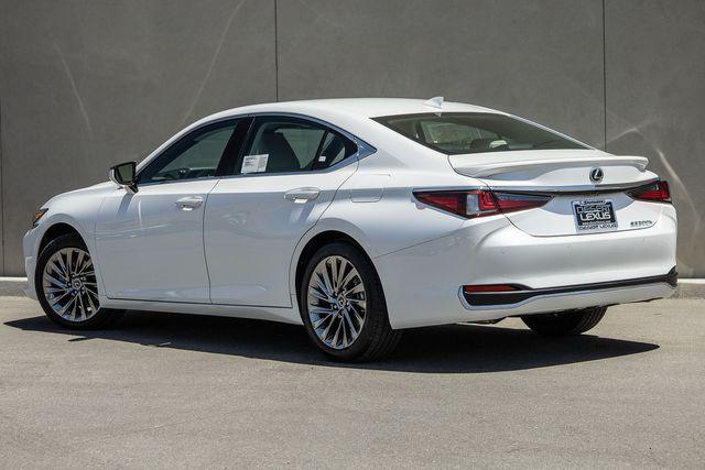 new 2025 Lexus ES 300h car, priced at $57,074