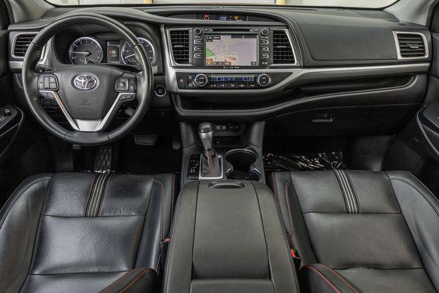 used 2019 Toyota Highlander car, priced at $23,999