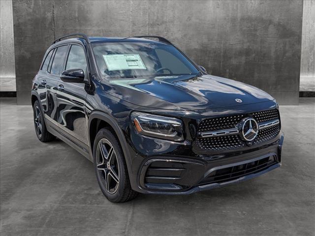 new 2024 Mercedes-Benz GLB 250 car, priced at $49,295