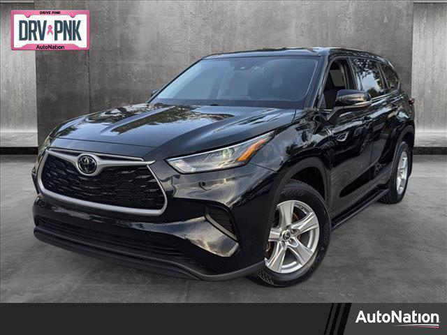 used 2022 Toyota Highlander car, priced at $28,495