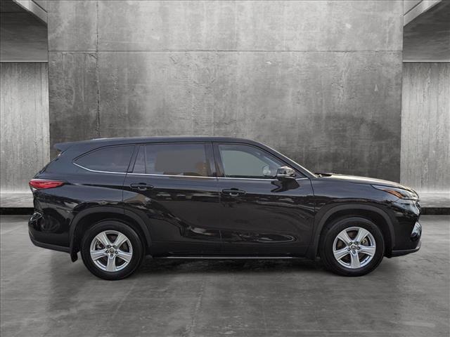 used 2022 Toyota Highlander car, priced at $28,495