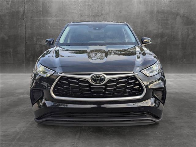 used 2022 Toyota Highlander car, priced at $28,495