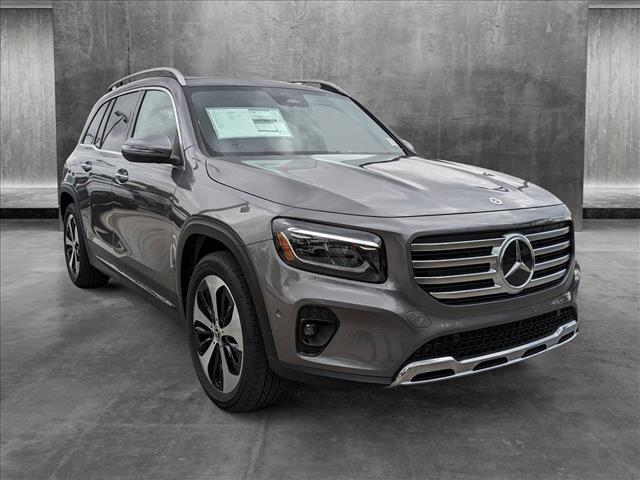 new 2024 Mercedes-Benz GLB 250 car, priced at $49,015