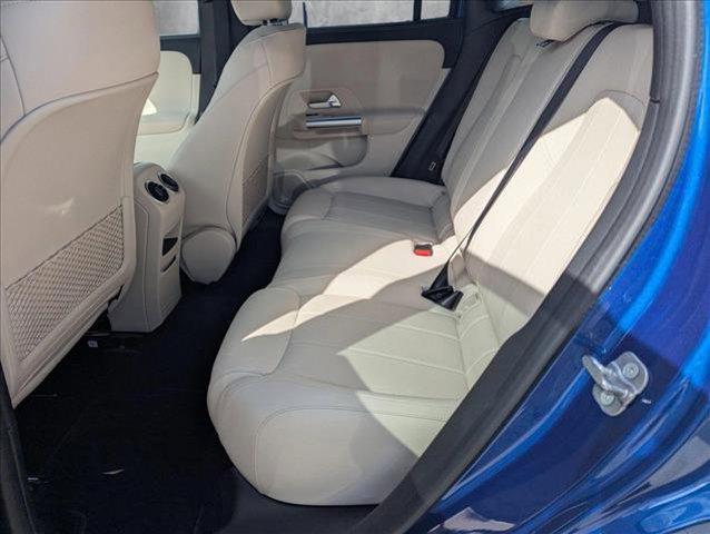 new 2025 Mercedes-Benz GLA 250 car, priced at $47,195