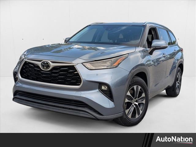 used 2021 Toyota Highlander car, priced at $26,495