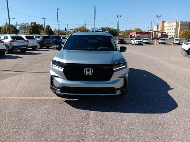 new 2025 Honda Pilot car, priced at $50,795