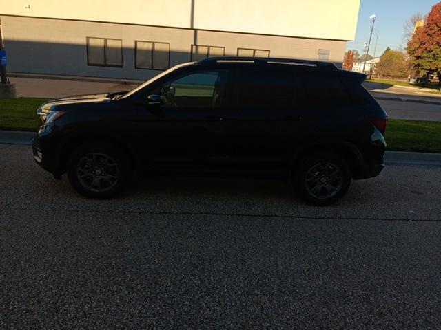 new 2025 Honda Passport car, priced at $46,395