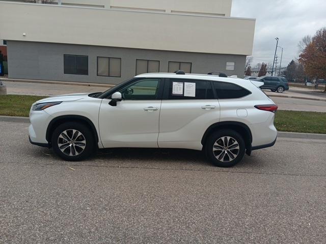 used 2023 Toyota Highlander car, priced at $39,718