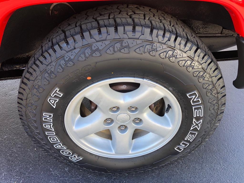 used 2000 Jeep Cherokee car, priced at $9,950