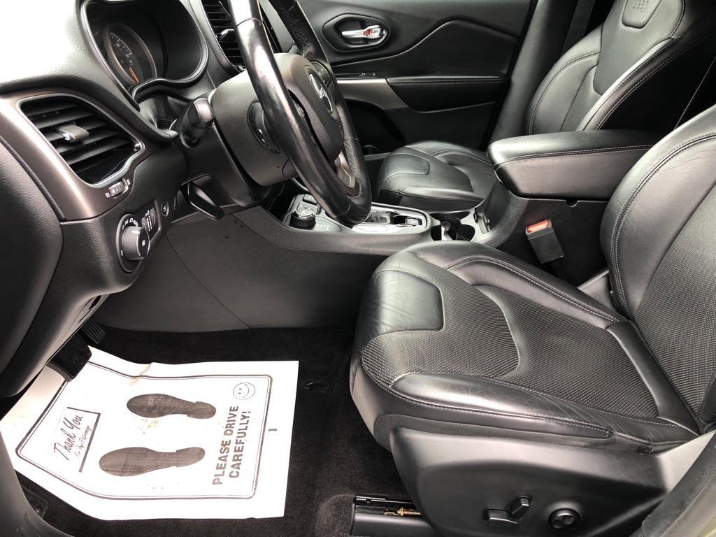 used 2019 Jeep Cherokee car, priced at $16,824