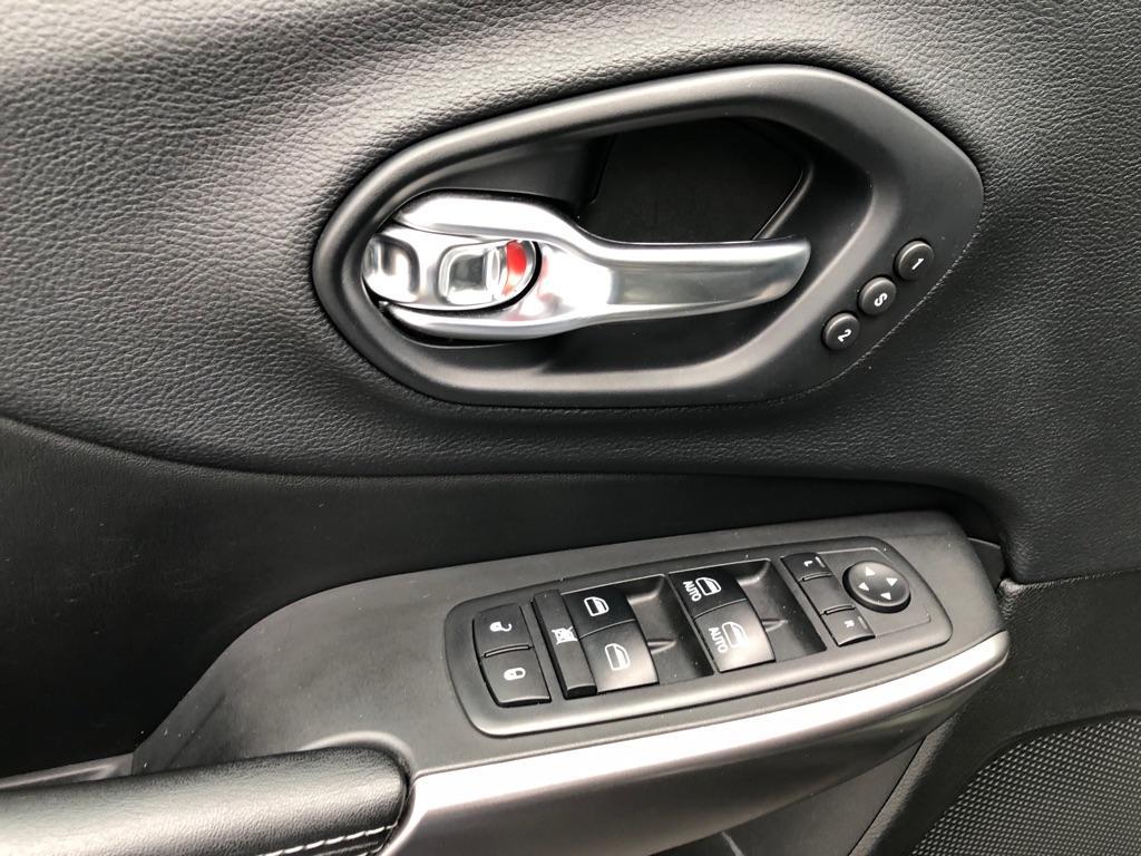 used 2019 Jeep Cherokee car, priced at $16,824